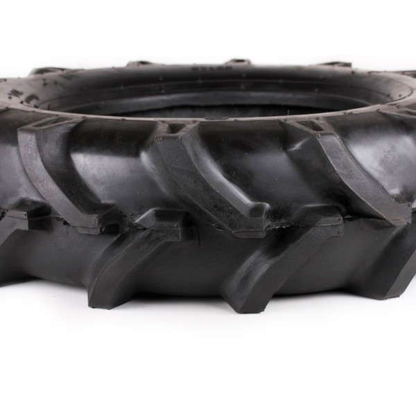 Anvelopa cu camera 7.00*14 TATA 8PR (minitractor) Anvelopa cu camera 7.00*14 TATA 8PR (minitractor)