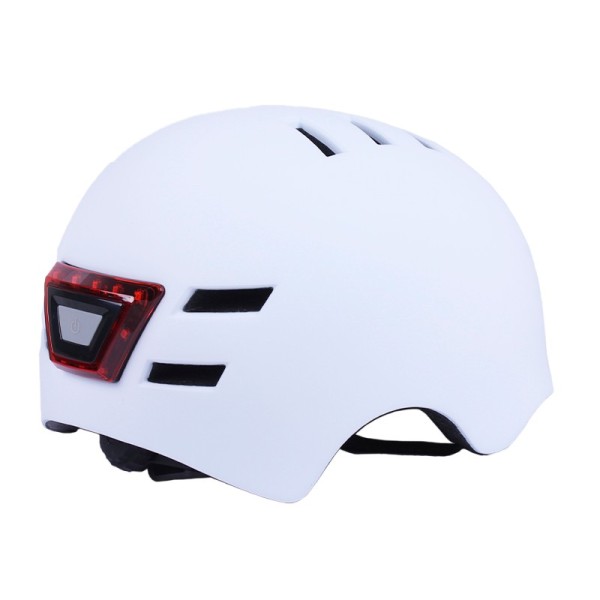 Шлем для самокатов, скейтов GTS-H-039 TTG с габаритным фонарем (белый, size L) Шлем для самокатов, скейтов GTS-H-039 TTG с габаритным фонарем (белый, size L)
